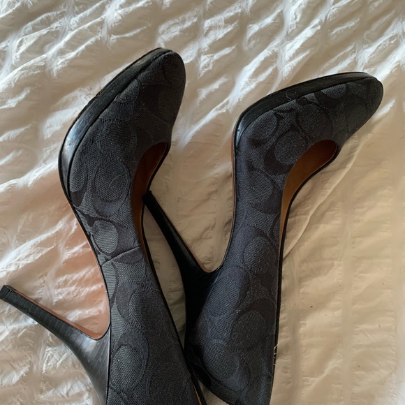 Coach black monogram high heels size 8 - Picture 10 of 16
